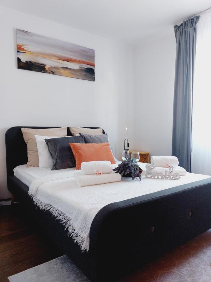 Cozy Apartment In The Center Of Bucureşti Exterior foto